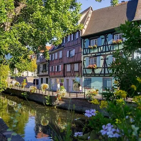Lägenhet At In The Center Of